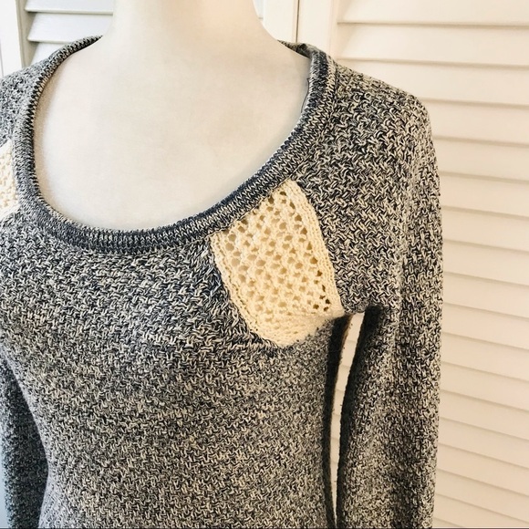 2/$25 PINK ROSE Blue Cream Scoop Neck Sweater Size Small - Picture 2 of 9